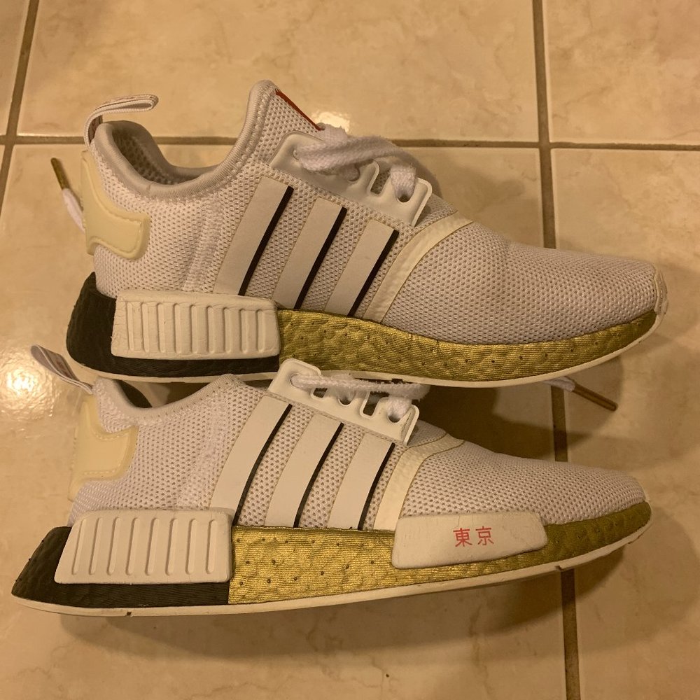 preowned adidas Originals white NMD R1-Boys sneakers shoe size 4.5 RARE